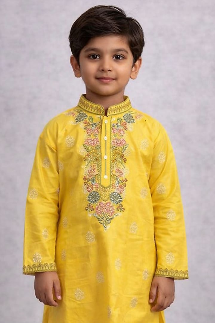 Yellow Tussar Kurta Set For Boys by Sammohan Kids at Pernia's Pop Up Shop
