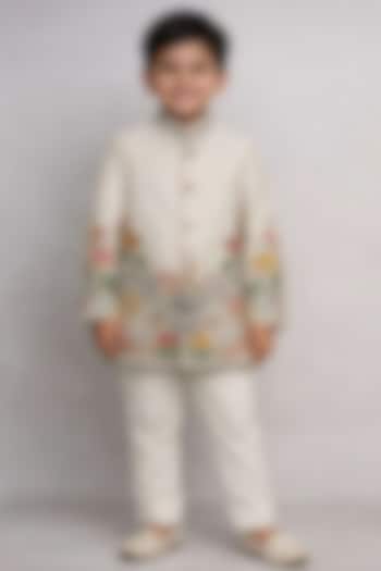 Ivory Tussar Thread Work Kurta Set For Boys by Sammohan Kids at Pernia's Pop Up Shop