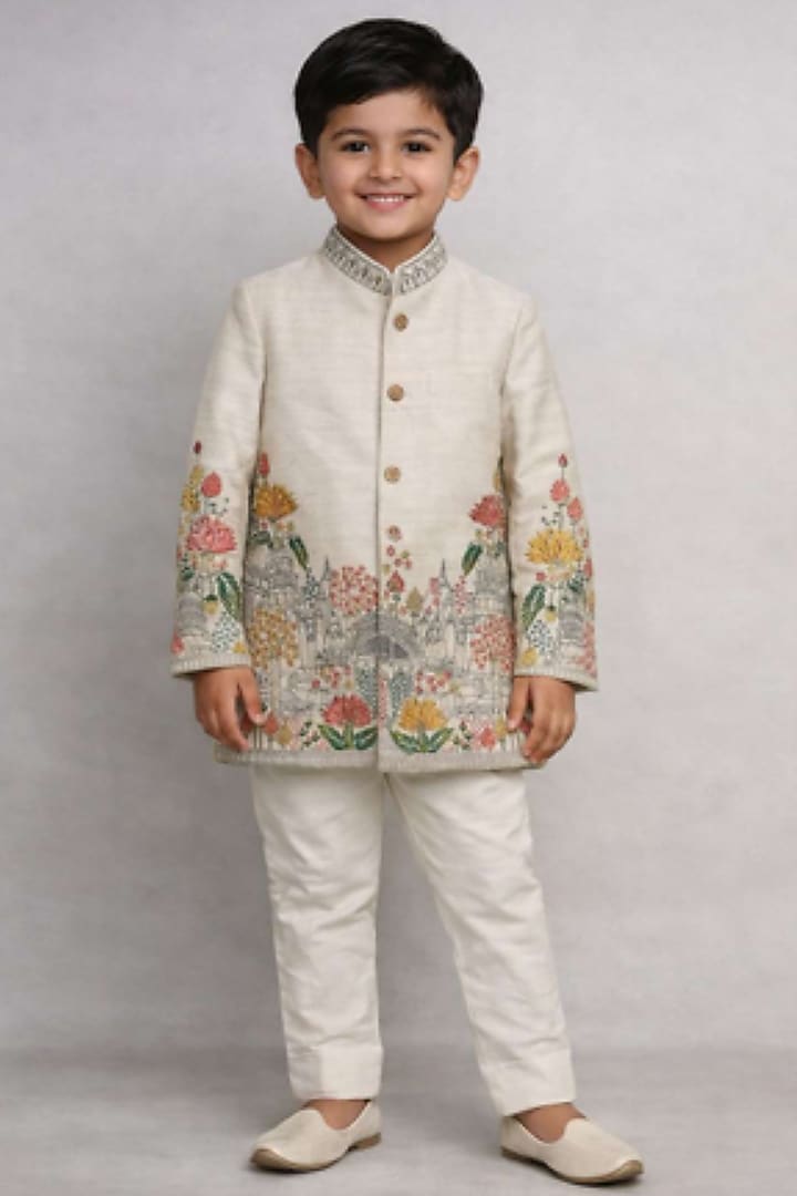 Ivory Tussar Thread Work Kurta Set For Boys by Sammohan Kids at Pernia's Pop Up Shop