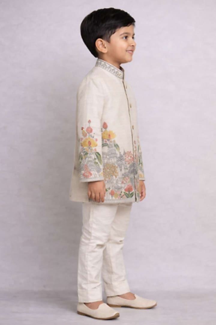 Ivory Tussar Thread Work Kurta Set For Boys by Sammohan Kids at Pernia's Pop Up Shop