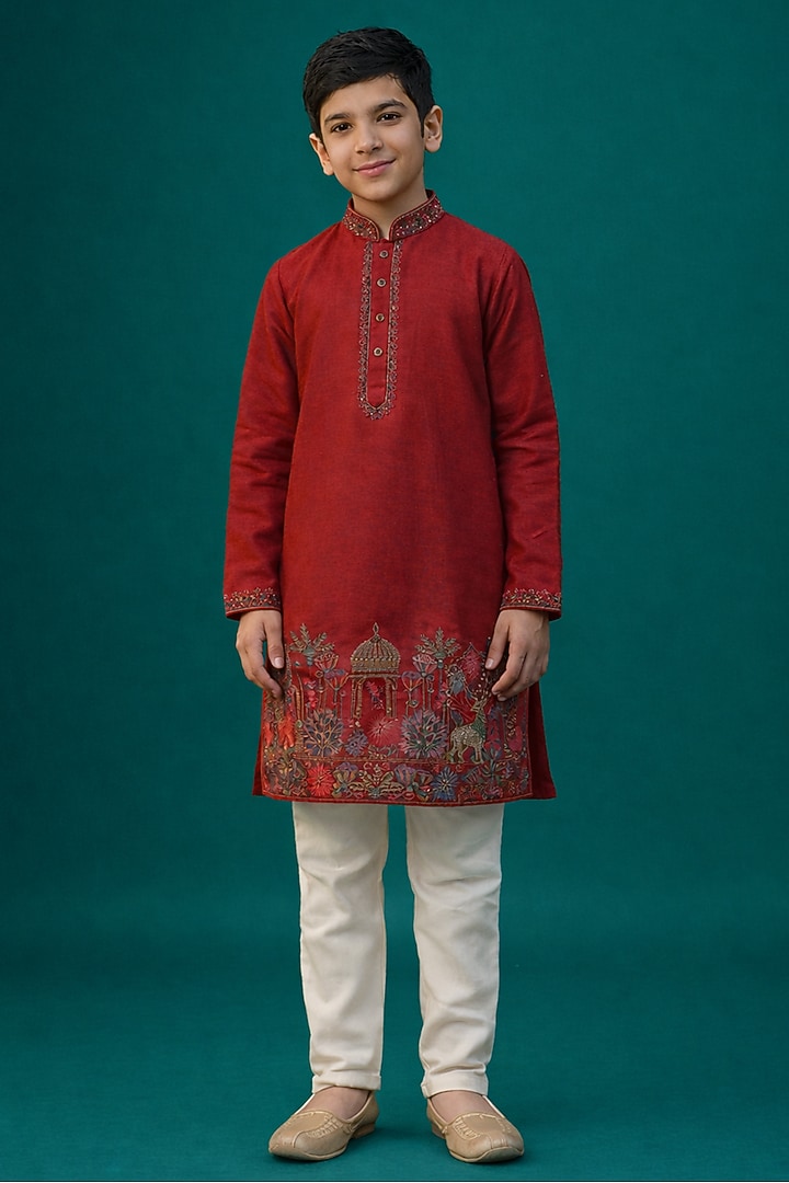 Red Tussar Kurta Set For Boys by Sammohan Kids at Pernia's Pop Up Shop