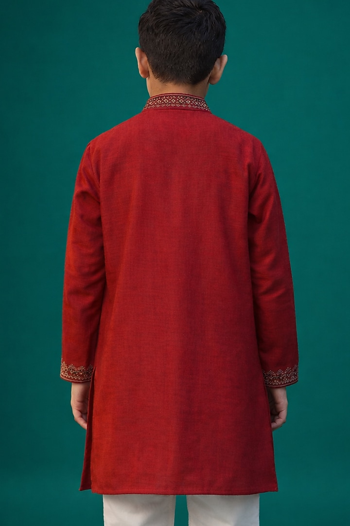 Red Tussar Kurta Set For Boys by Sammohan Kids at Pernia's Pop Up Shop