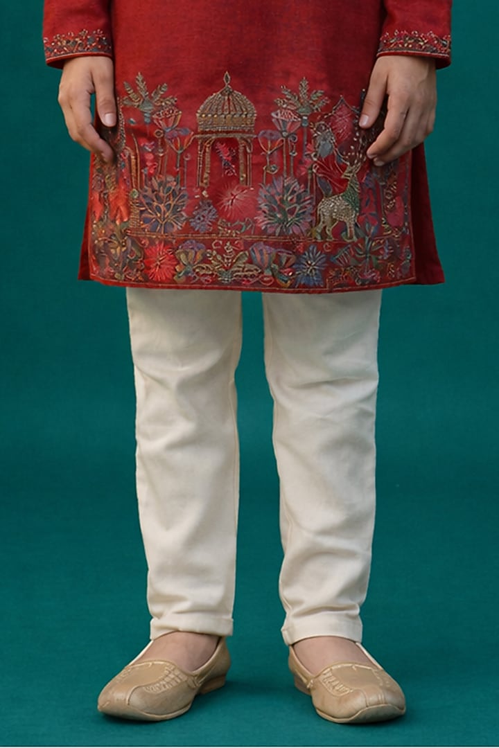 Red Tussar Kurta Set For Boys by Sammohan Kids at Pernia's Pop Up Shop
