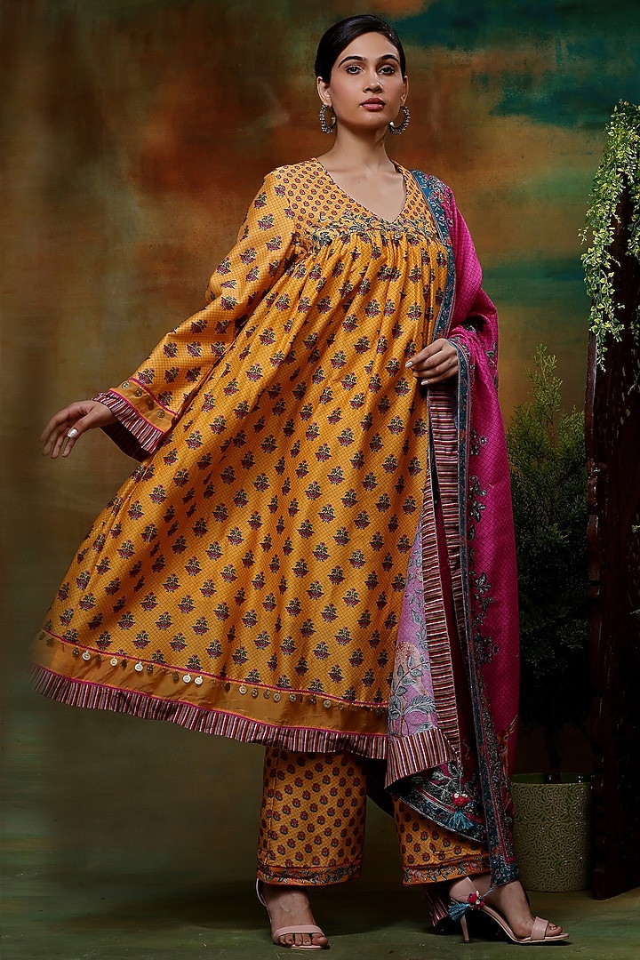 Yellow & Pink Chanderi Boota Printed & Coin Embellished Kurta Set by Samvrih at Pernia's Pop Up Shop