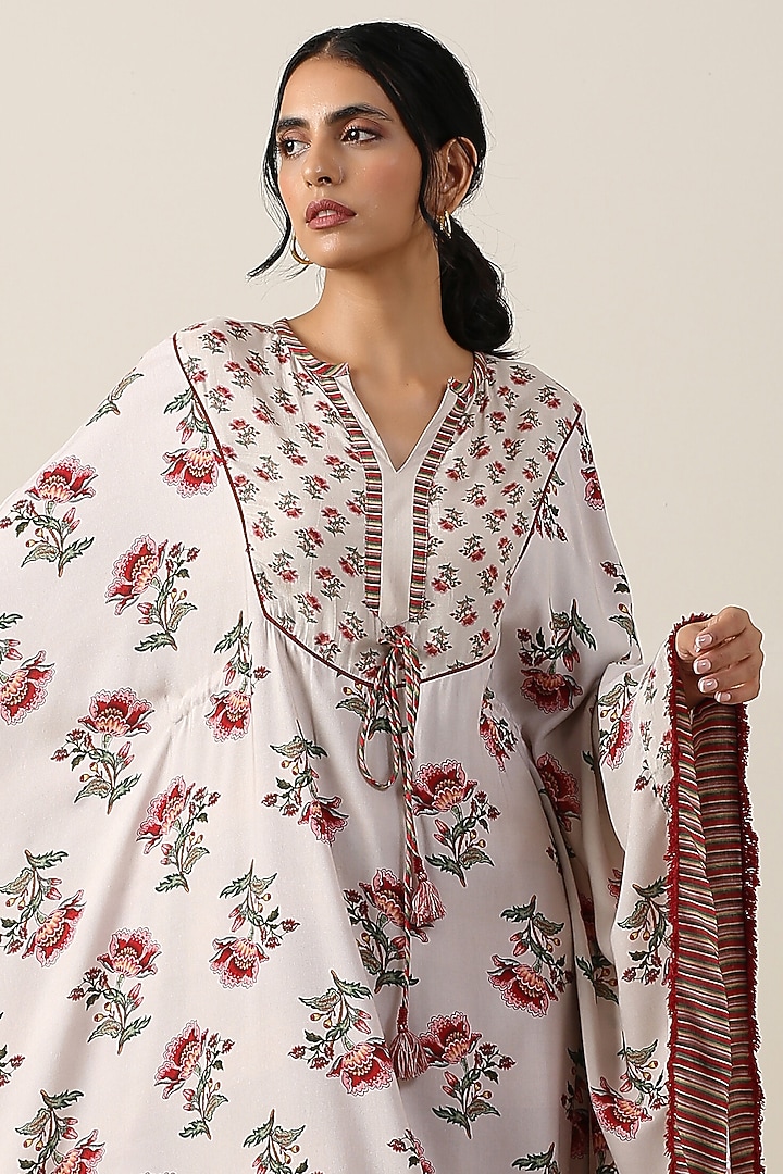 Off-White Cotton Silk Boota Printed Kaftan by Samvrih at Pernia's Pop Up Shop