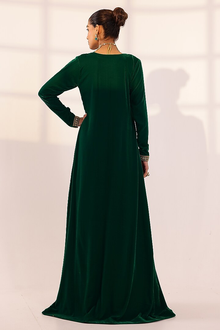 Green Velvet Hand Embroidered Cape Set by SANAM at Pernia's Pop Up Shop