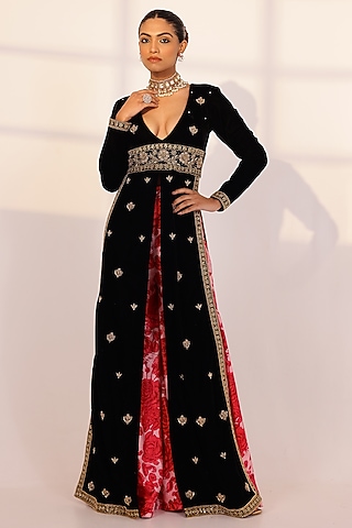 Black Velvet Zardosi Embroidered Kurta Set by SANAM