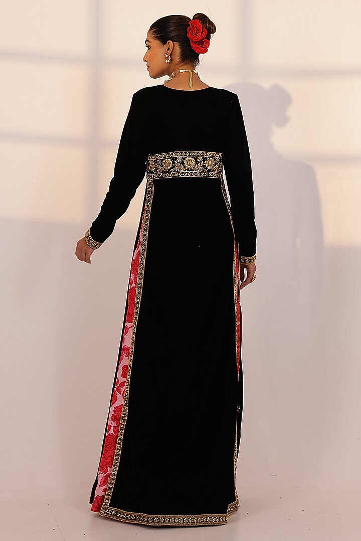 Black Velvet Zardosi Embroidered Kurta Set by SANAM at Pernia's Pop Up Shop