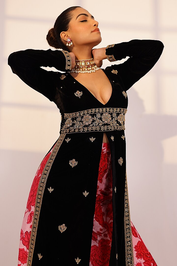 Black Velvet Zardosi Embroidered Kurta Set by SANAM at Pernia's Pop Up Shop