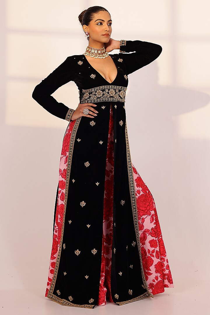 Black Velvet Zardosi Embroidered Kurta Set by SANAM at Pernia's Pop Up Shop