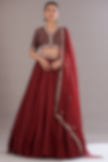 Red Georgette & Organza Wedding Lehenga Set by Sana Barreja at Pernia's Pop Up Shop