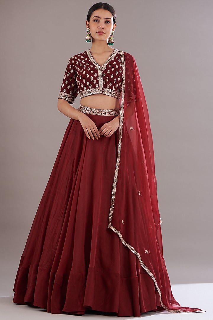 Red Georgette & Organza Wedding Lehenga Set by Sana Barreja at Pernia's Pop Up Shop