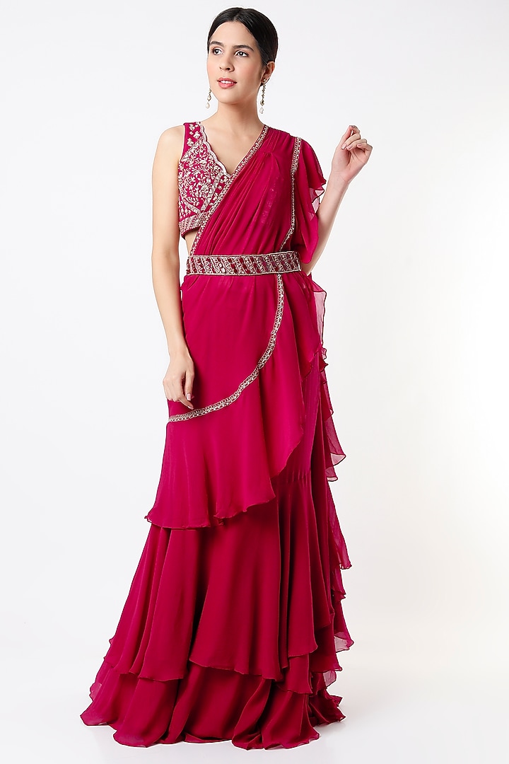 Red Hand Embroidered Pre-Stitched Wedding Saree Set by Sana Barreja at Pernia's Pop Up Shop