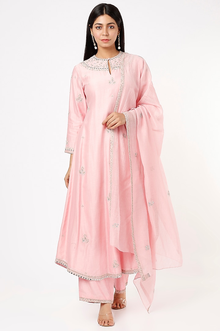 Baby Pink Embroidered Kurta Set by Sana Barreja at Pernia's Pop Up Shop