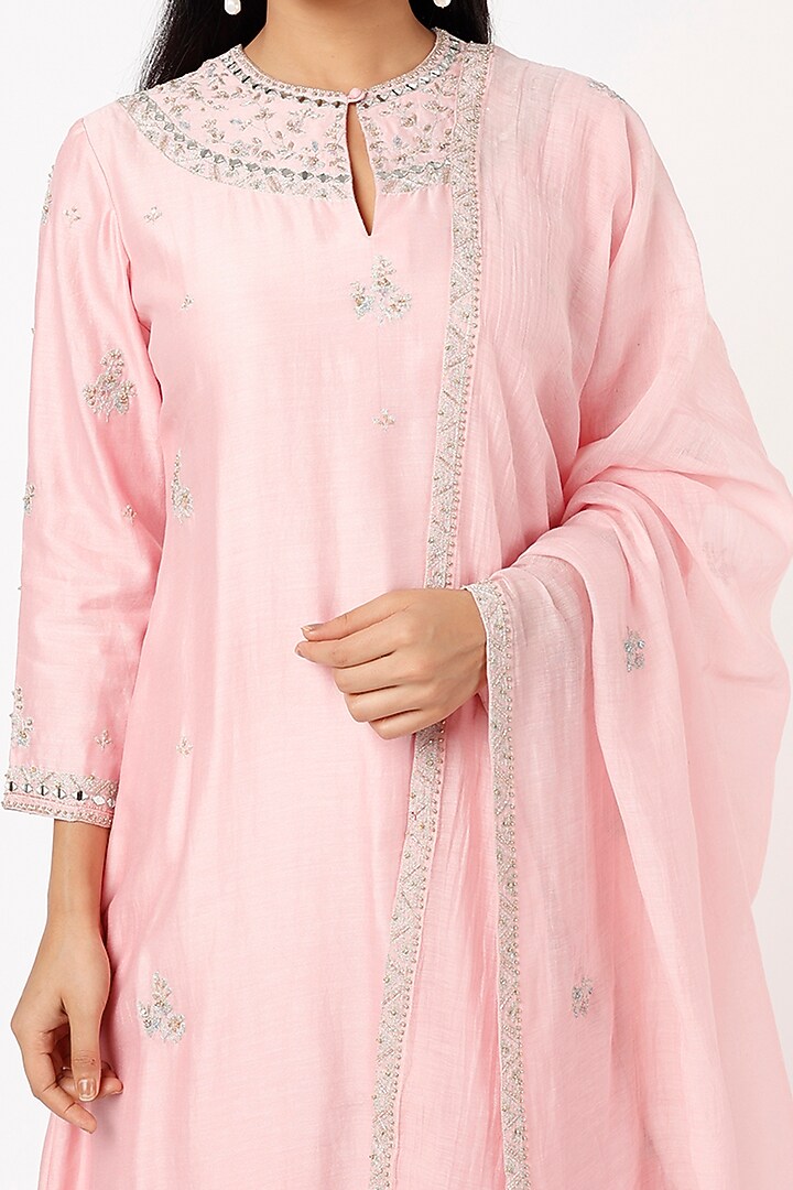 Baby Pink Embroidered Kurta Set by Sana Barreja at Pernia's Pop Up Shop