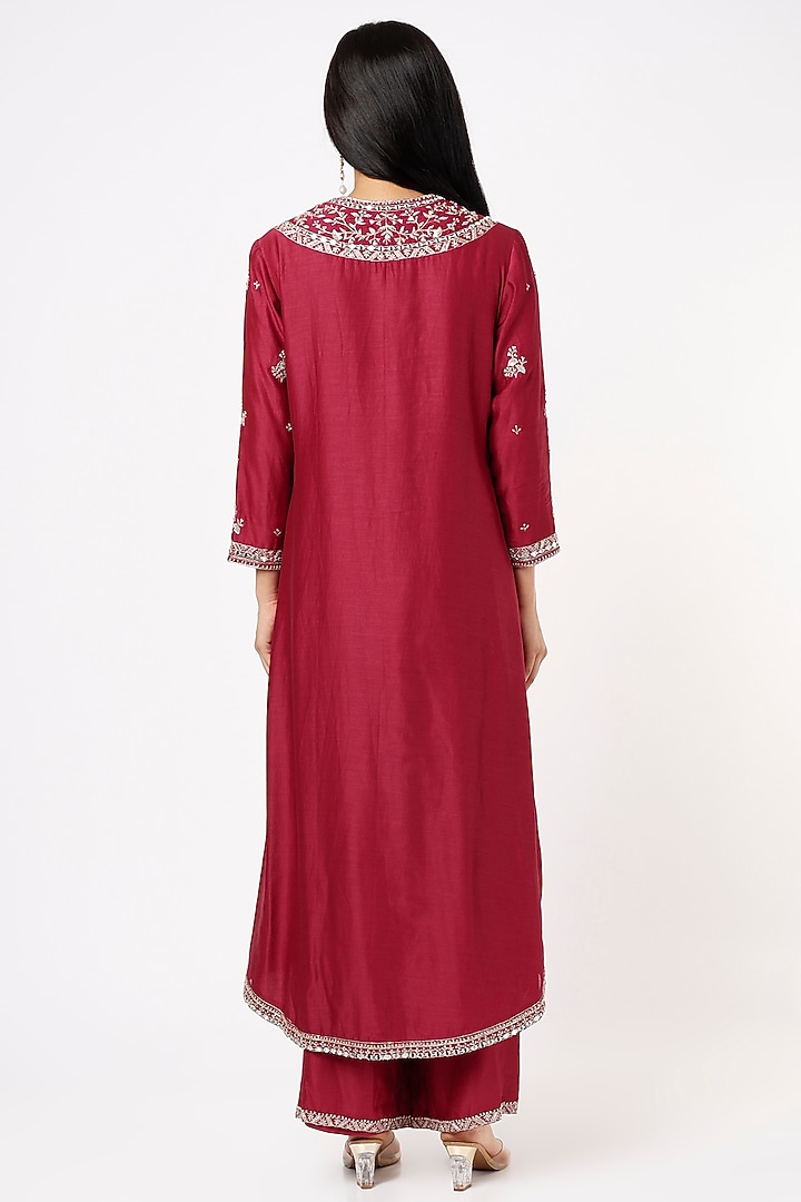 Magenta Chanderi Silk Embroidered Kurta Set by Sana Barreja at Pernia's Pop Up Shop