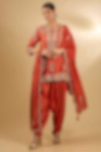 Coral Pure Dupion Silk Hand Embroidered Kurta Set by Sana Barreja at Pernia's Pop Up Shop