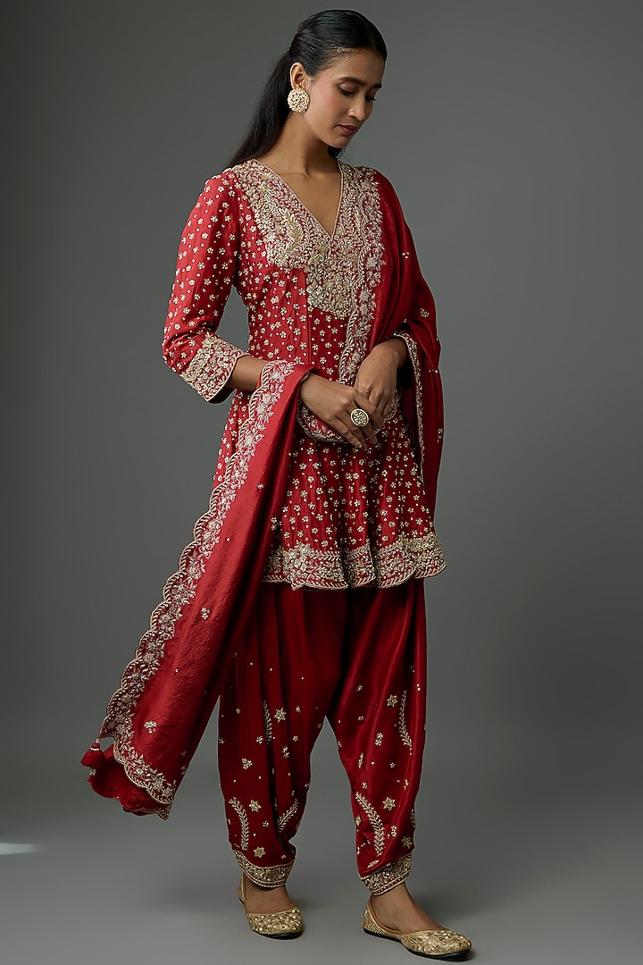 Red Pure Silk Hand Embroidered Kurta Set by Sana Barreja at Pernia's Pop Up Shop