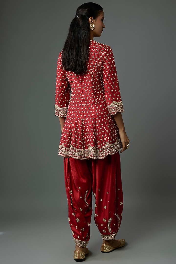 Red Pure Silk Hand Embroidered Kurta Set by Sana Barreja at Pernia's Pop Up Shop
