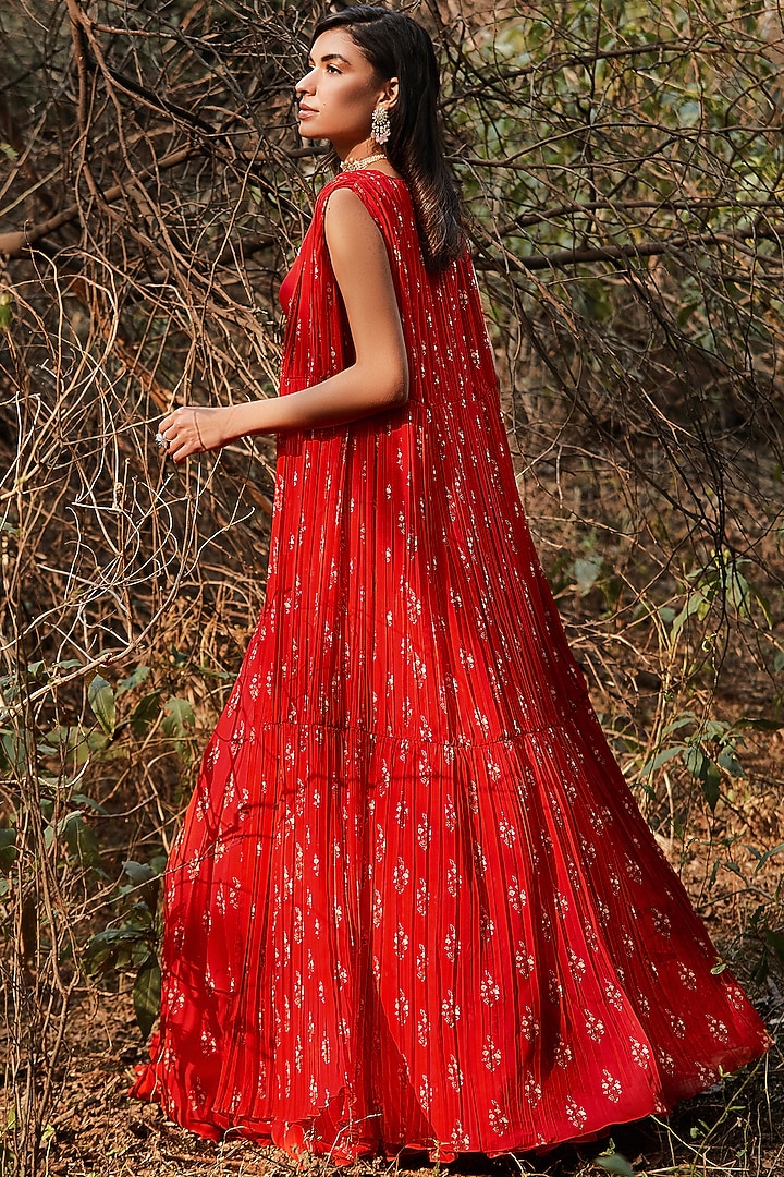 Red Printed & Hand Embroidered Wedding Lehenga Set by Sana Barreja at Pernia's Pop Up Shop