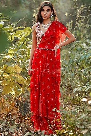 Red Hand Embroidered Pre-Stitched Saree Set by Sana Barreja