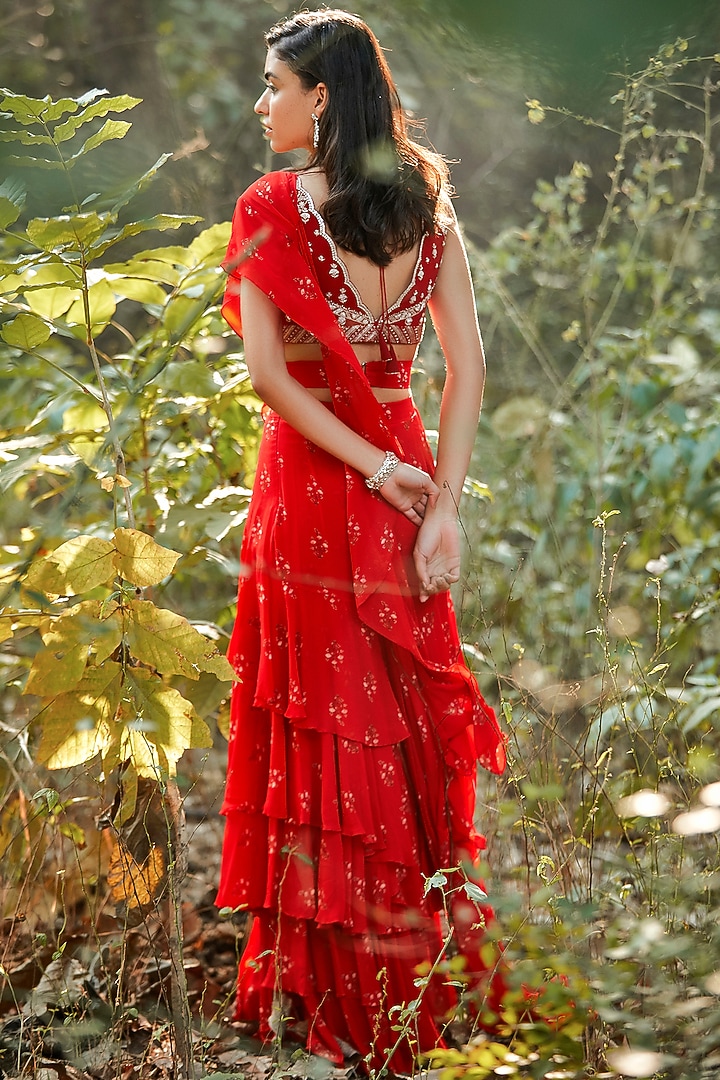 Red Hand Embroidered Pre-Stitched Wedding Saree Set by Sana Barreja at Pernia's Pop Up Shop