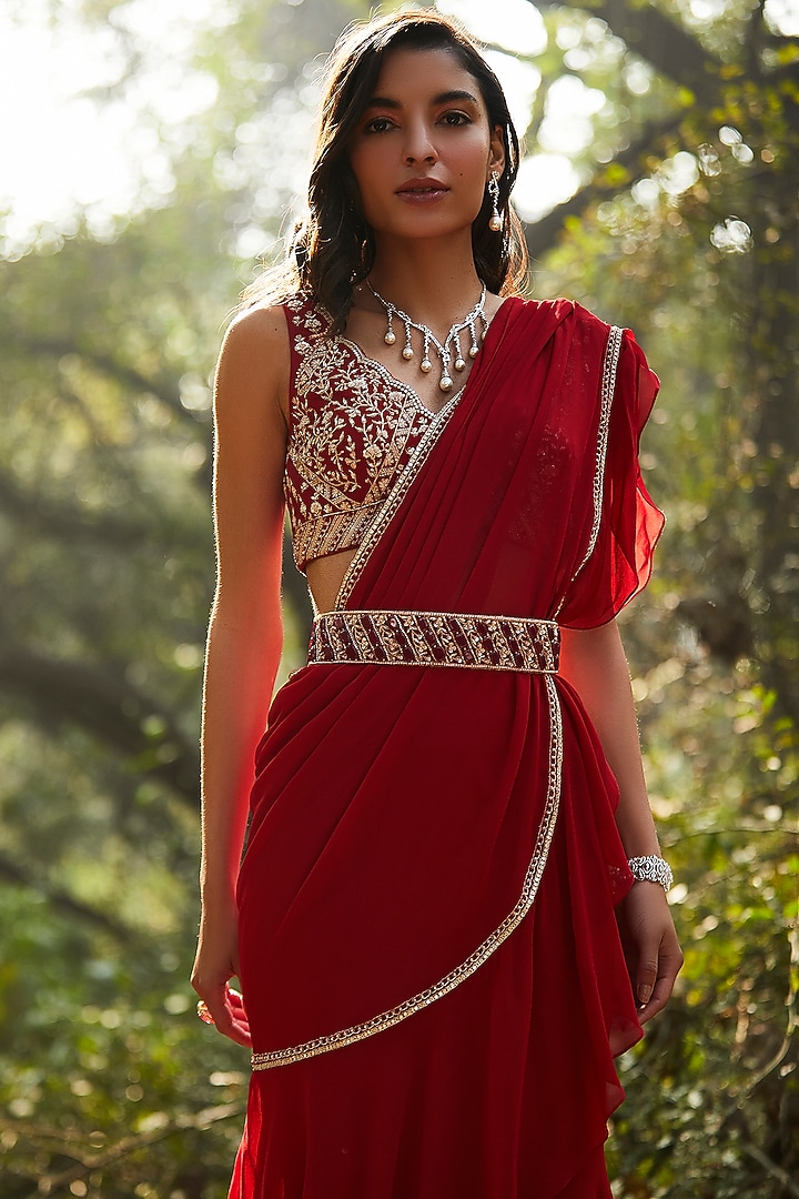 Red Hand Embroidered Pre-Stitched Layered Wedding Saree Set by Sana Barreja at Pernia's Pop Up Shop