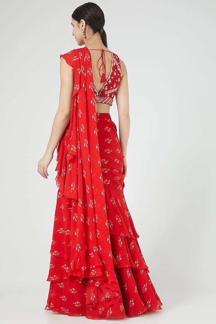 Red Printed Pre-Stitched Wedding Saree Set by Sana Barreja at Pernia's Pop Up Shop