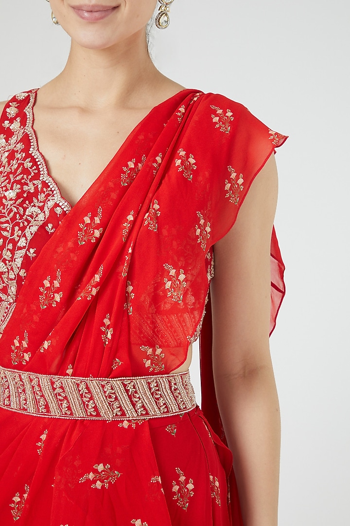 Red Printed Pre-Stitched Wedding Saree Set by Sana Barreja at Pernia's Pop Up Shop