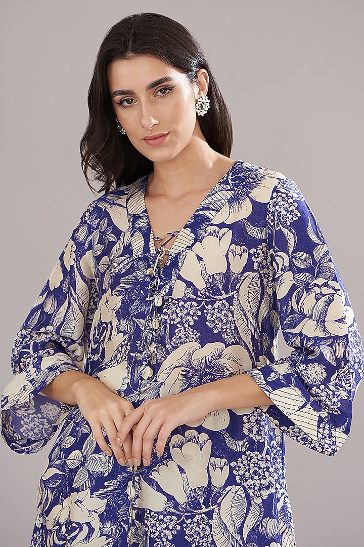 Indigo Bemberg Silk Floral Printed Kurta Set by Sana Barreja at Pernia's Pop Up Shop