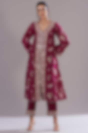 Red Chanderi Silk Printed & Embroidered Kurta Set by Sana Barreja at Pernia's Pop Up Shop