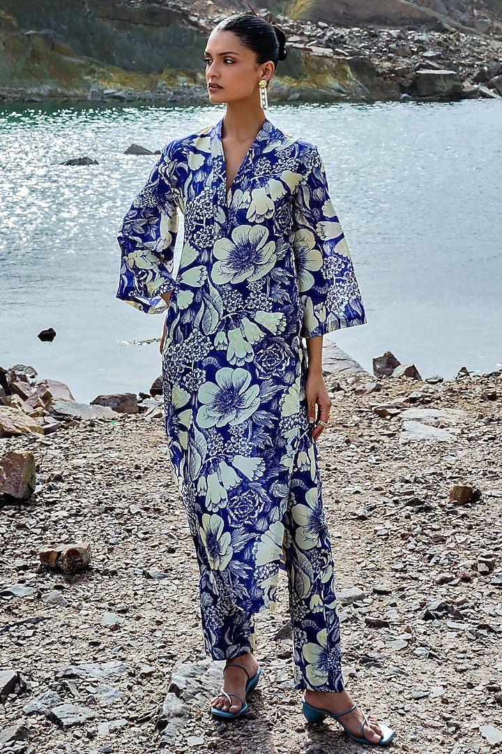 Indigo Bemberg Silk Embellished Kurta Set by Sana Barreja at Pernia's Pop Up Shop