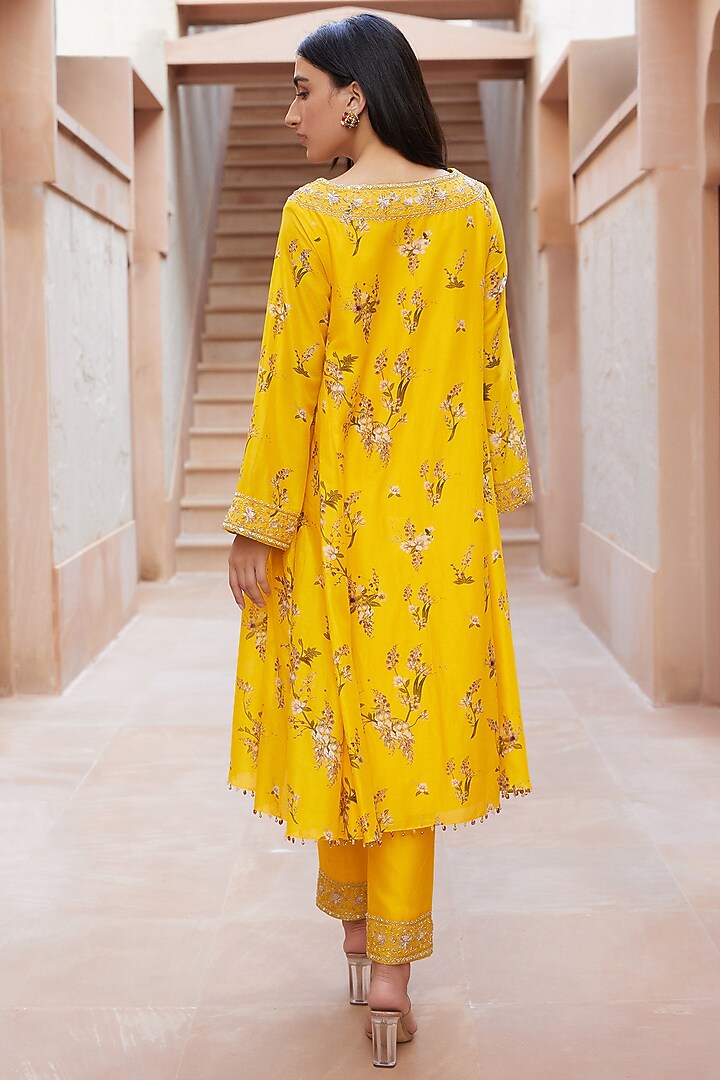 Yellow Printed Kurta Set by Sana Barreja at Pernia's Pop Up Shop