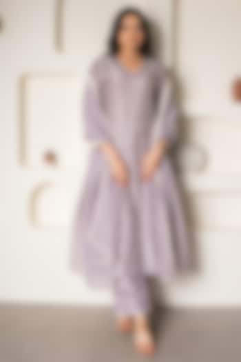 Grey Silk Thread Embroidered Kurta Set by Saangi at Pernia's Pop Up Shop