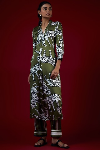 Multi-Colored Modal Satin Cheetah Printed Kurta Set by Saangi