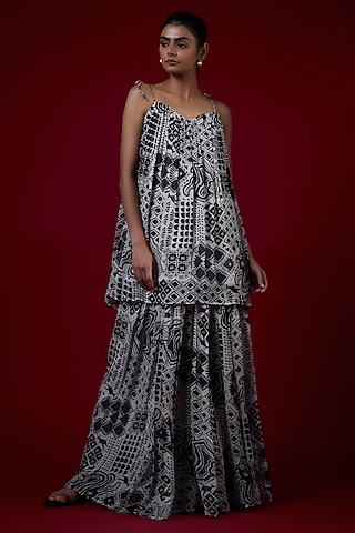 Black & White Georgette Abstract Printed Flared Co-Ord Set by Saangi