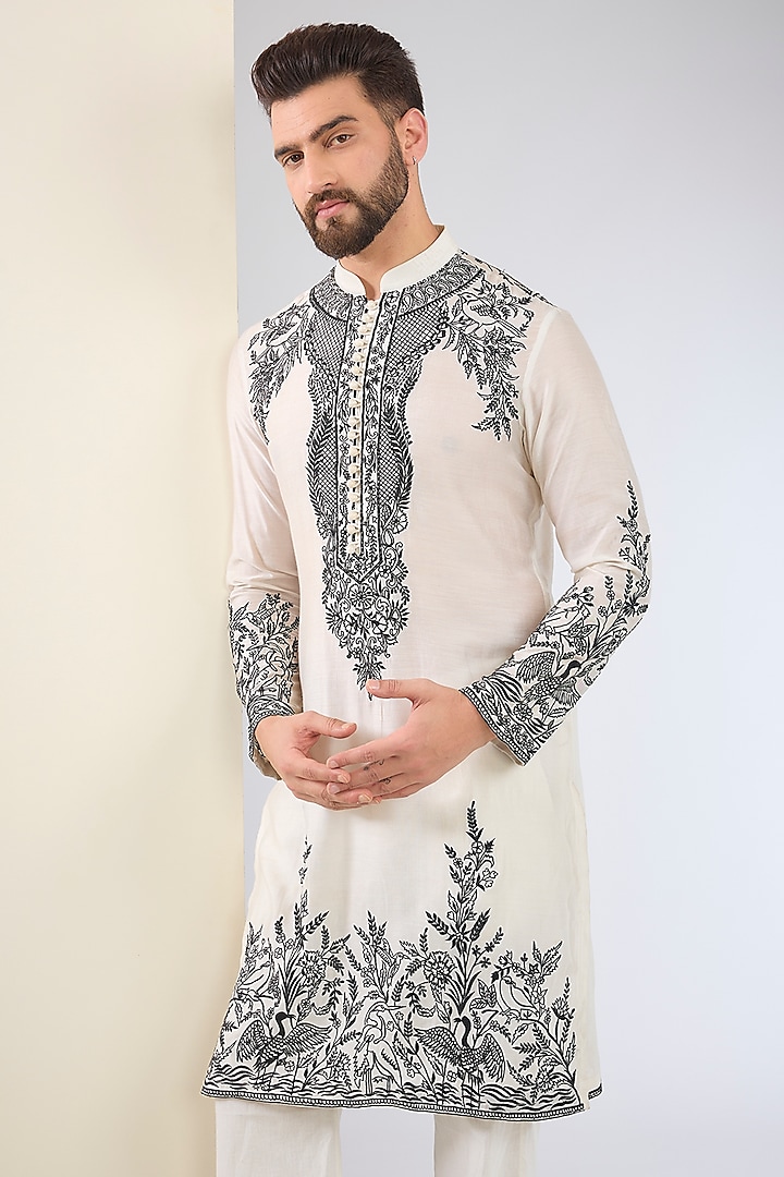 White Chanderi Silk Thread Embroidered Kurta Set by SANCHIT SHARMA at Pernia's Pop Up Shop