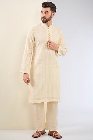 Ivory Cotton Textured Kurta Set by SANCHIT SHARMA