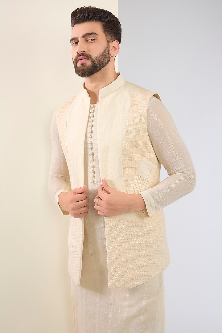 Ivory Cotton Textured Indo-Western Set by SANCHIT SHARMA at Pernia's Pop Up Shop