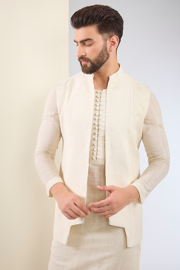 Ivory Cotton Textured Indo-Western Set by SANCHIT SHARMA at Pernia's Pop Up Shop