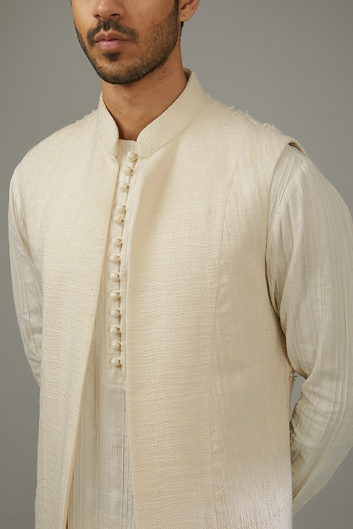 Ivory Cotton Khadi Textured Indo-Western Set by SANCHIT SHARMA at Pernia's Pop Up Shop