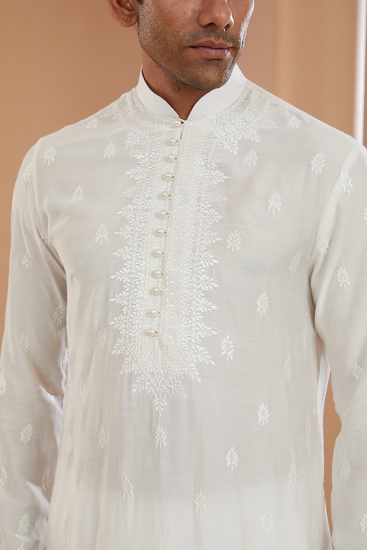 Ivory Silk Thread Embroidered Kurta Set by SANCHIT SHARMA at Pernia's Pop Up Shop