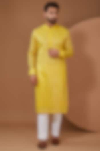 Yellow Chanderi Silk Kurta Set by SANCHIT SHARMA