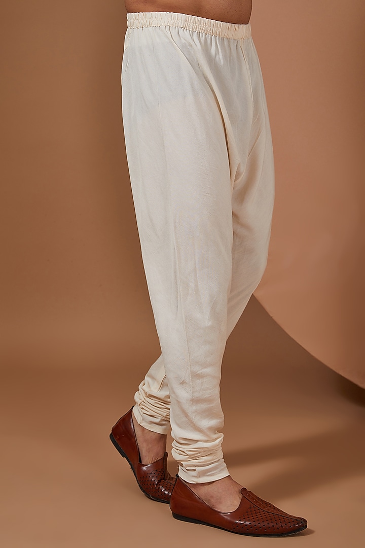 Ivory Chanderi Silk Kurta Set by SANCHIT SHARMA at Pernia's Pop Up Shop