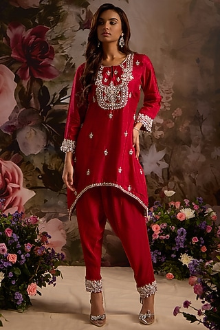 Red Silk Hand Embroidered Kurta Set by Saniya Sharma