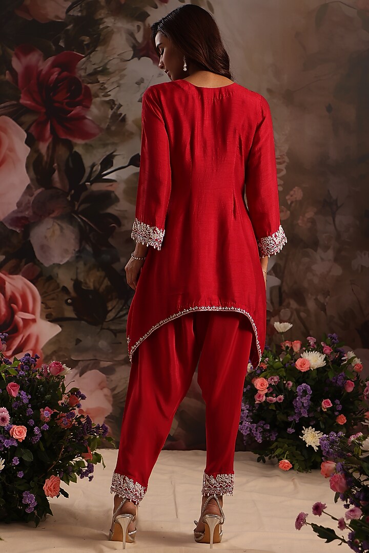 Red Silk Hand Embroidered Kurta Set by Saniya Sharma at Pernia's Pop Up Shop