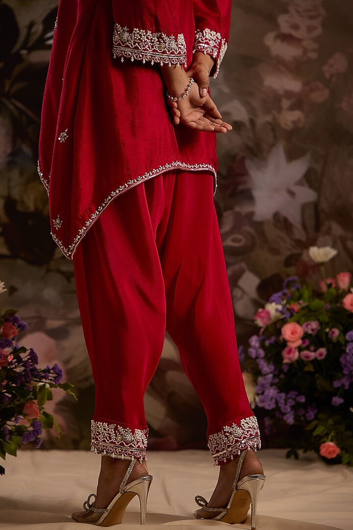 Red Silk Hand Embroidered Kurta Set by Saniya Sharma at Pernia's Pop Up Shop