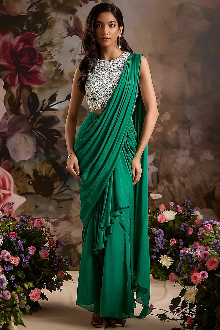 Emerald Green Chiffon Pre-Draped Saree Set by Saniya Sharma at Pernia's Pop Up Shop