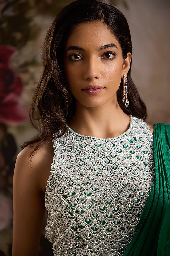 Emerald Green Chiffon Pre-Draped Wedding Saree Set by Saniya Sharma at Pernia's Pop Up Shop
