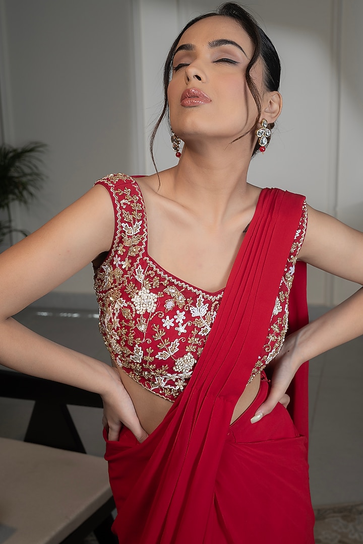 Red Georgette Pre-Draped Party Wear Saree Set by Saniya Sharma at Pernia's Pop Up Shop